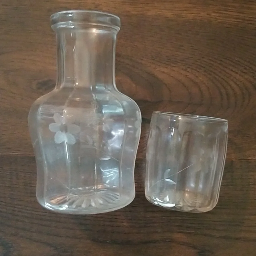 Vintage etched glass bedside water flask with glass. - Picture 2 of 6